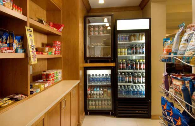 Convenience Store at Holiday Inn Express Alexandria