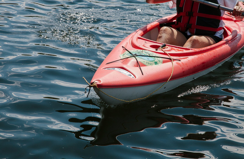 Kayaking at Heather Lodge on the three lake chain of Twelve Mile Lake and Bushkong Lakes.