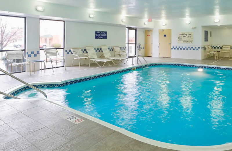 Indoor pool at Hampton Inn Akron-Fairlawn.