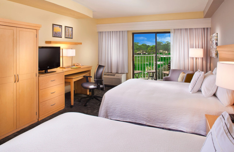 Guest room at Courtyard Sandestin at Grand Boulevard.