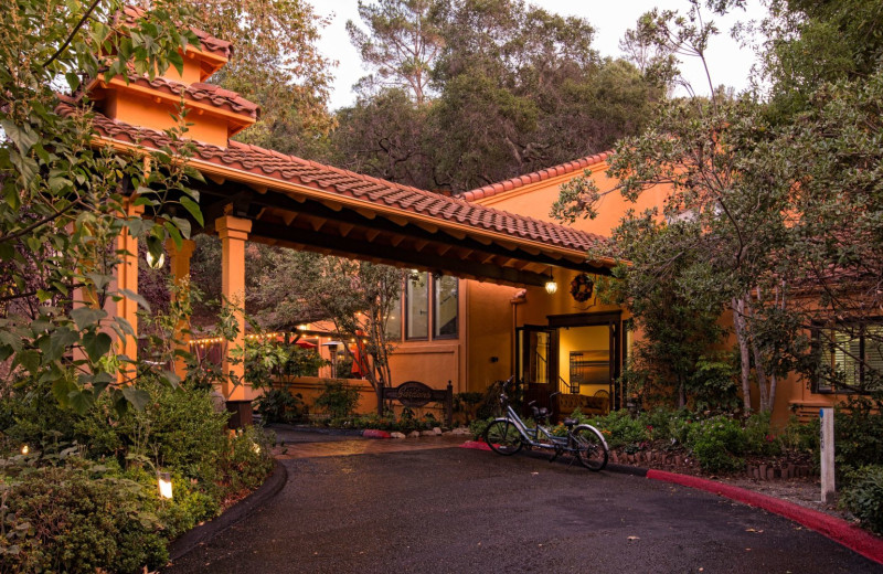 Exterior view of Sycamore Mineral Springs Resort.