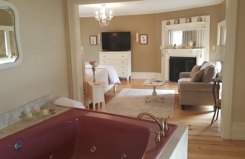 Guest room at The Diplomat Bed 