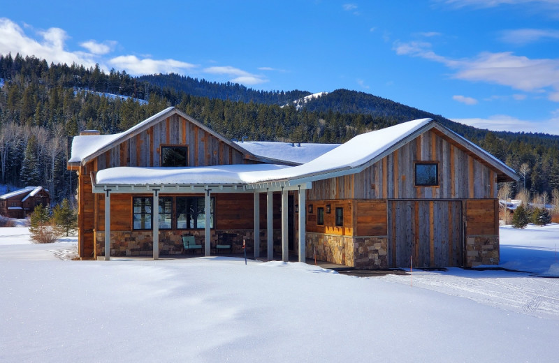 Guest cabin at Teton Springs Lodge.