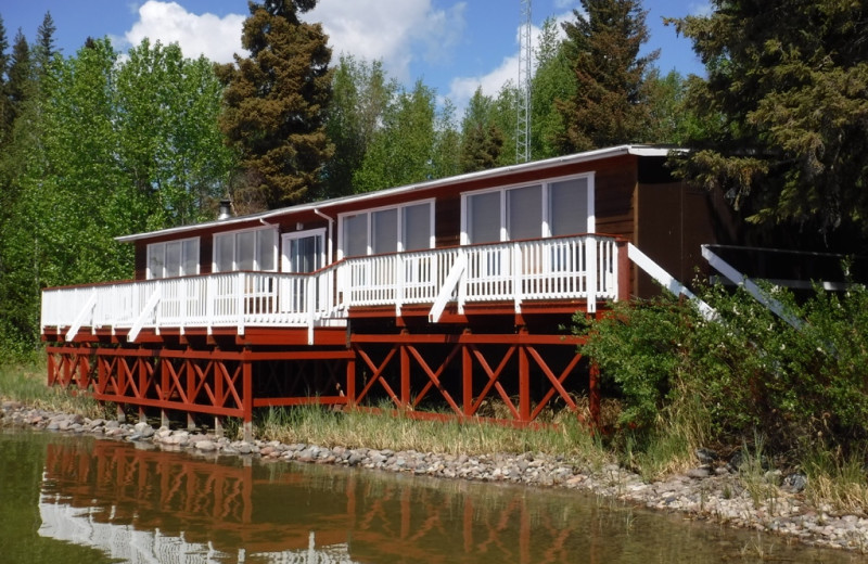 Exterior view of Brabant Lodge Ltd.