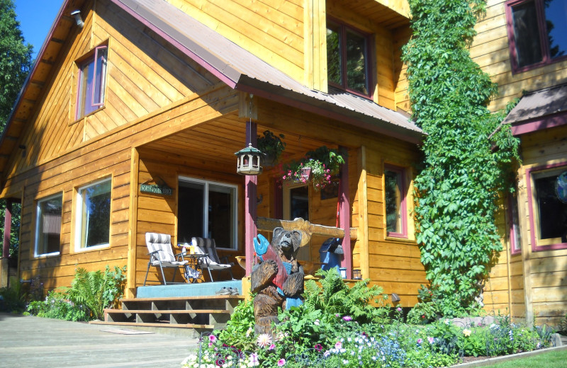Exterior view of Northwoods Lodge.