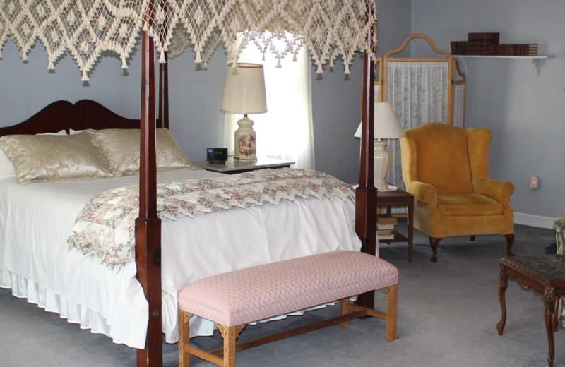 Guest room at Old Riverton Inn.