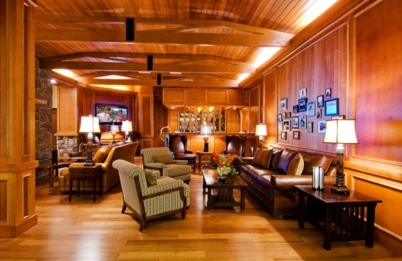 Lobby Bar at High Peaks Resort