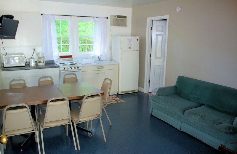 Guest room at Lynnhurst Family Resort.