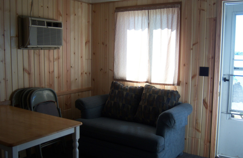 Cottage living room at Abbywood Resort.