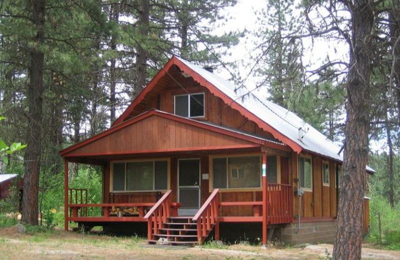 Cabin exterior at Idaho Cabin Keepers.