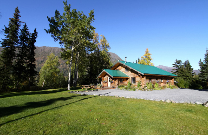 Exterior view of Alaska Heavenly Lodge.