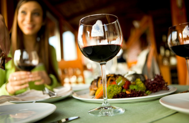 Fine dining at Elk Ridge Resort.