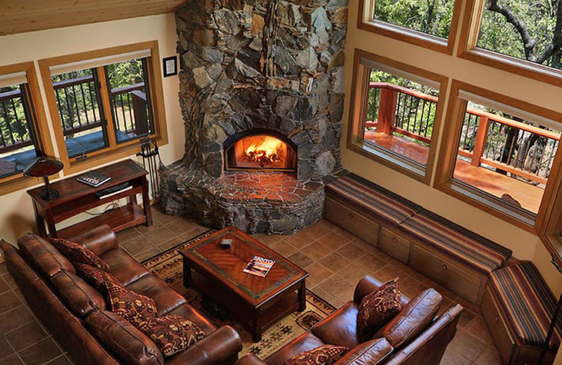 Living room at Yosemite Peregrine B 