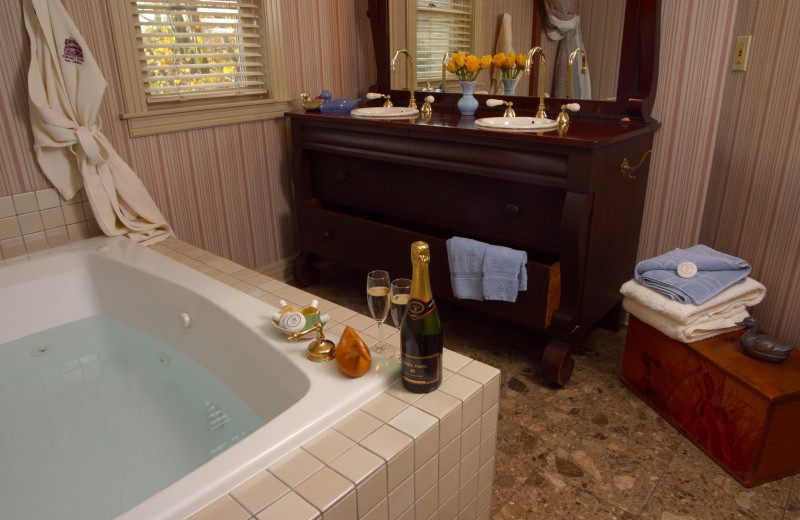 Carriage House guest bathroom at Hennessey House Bed & Breakfast.