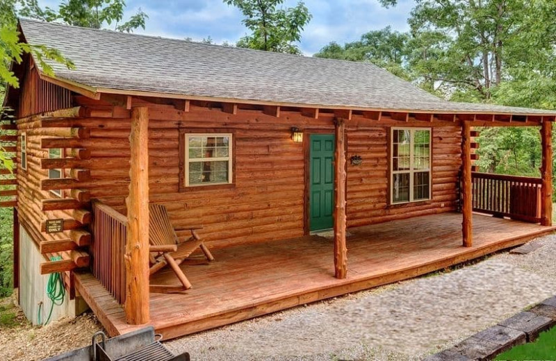 Cabin exterior at Lake Forest Luxury Log Cabins.