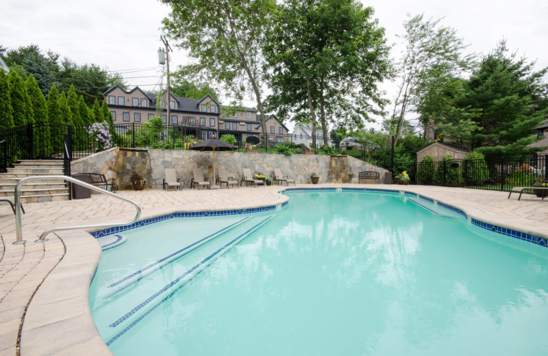 Outdoor pool at OgunquitHotels.net.