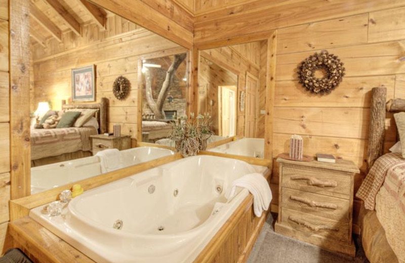 Cabin jacuzzi at Eagles Ridge Resort.