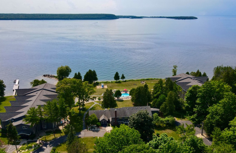 Aerial view of Bay Shore Inn.