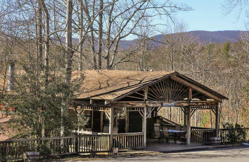 Exterior view of Forrest Hills Resort.