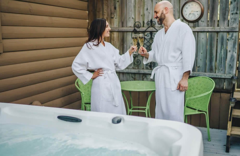 Hot tub at Greenwoods Bed 