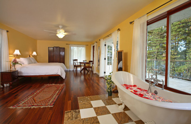 Guest room at Hawaii Island Retreat.