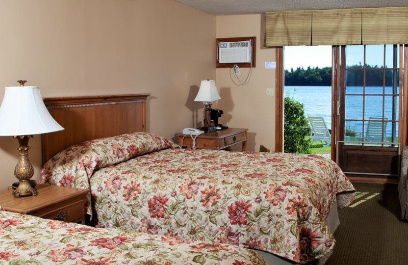 Guest room at Severn Lodge.