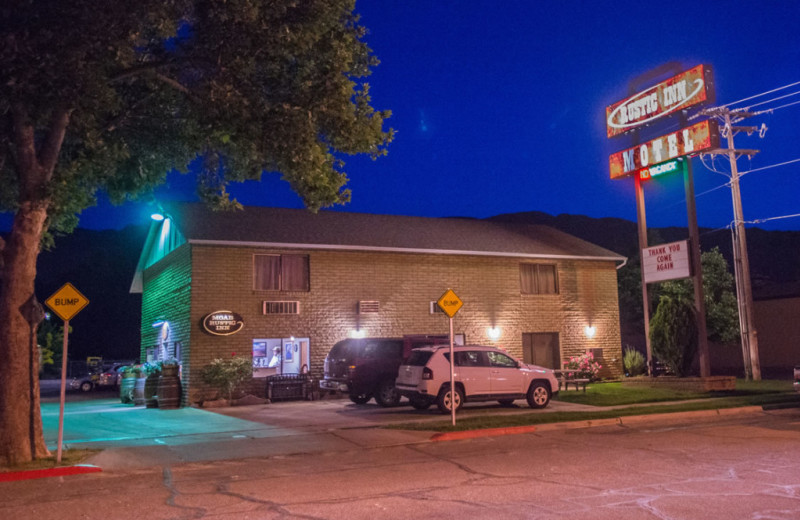 Exterior view of Moab Rustic Inn.