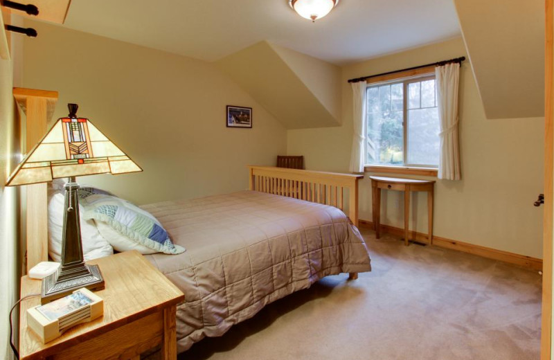 Guest room at Olympic Foothills Lodge.