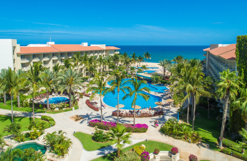 Exterior view of Barcelo Los Cabos Palace Deluxe.