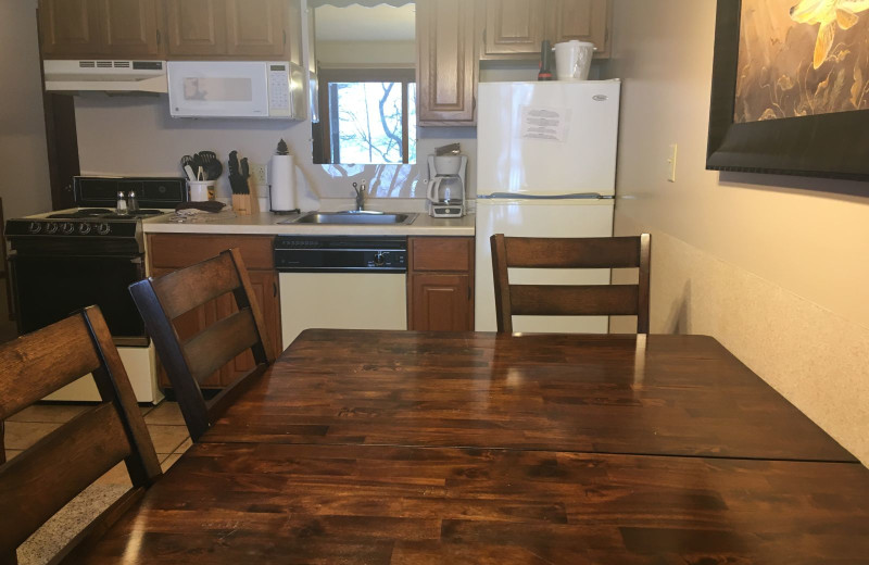 Guest kitchen at The Beacons of Minocqua.
