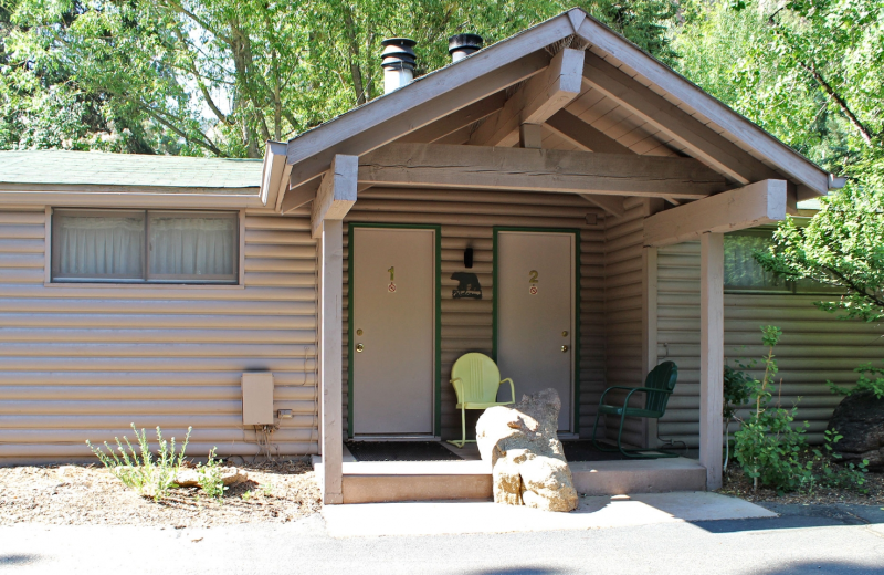 Suite exterior at Sunnyside Knoll Resort.