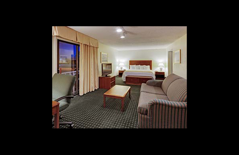 Guest room at Hawthorn Suites By Wyndham Dearborn.