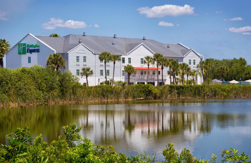 Exterior view of Holiday Inn Express Hotel 