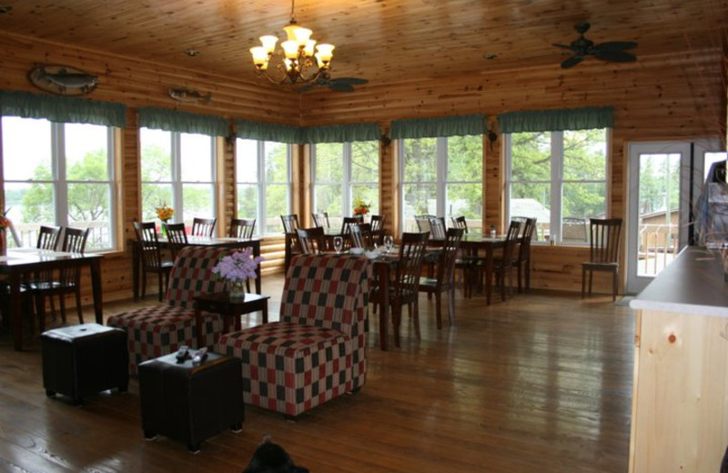 Dining Area at Indianhead Lodge