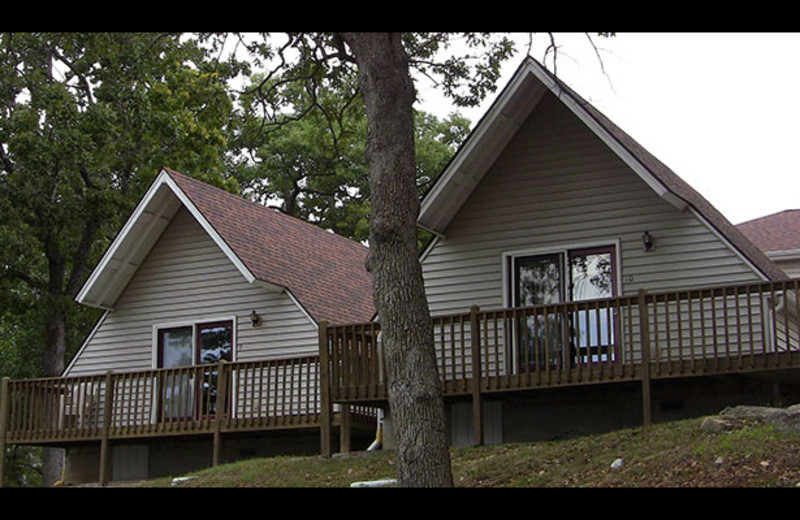 Cabin exterior at Artilla Cove Resort.