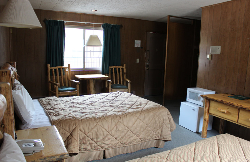 Guest room at Georgetown Mountain Inn.