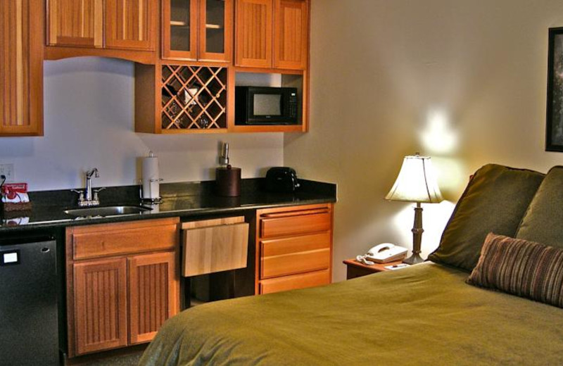 Guest room with kitchenette at The Lodge at Sandpoint.