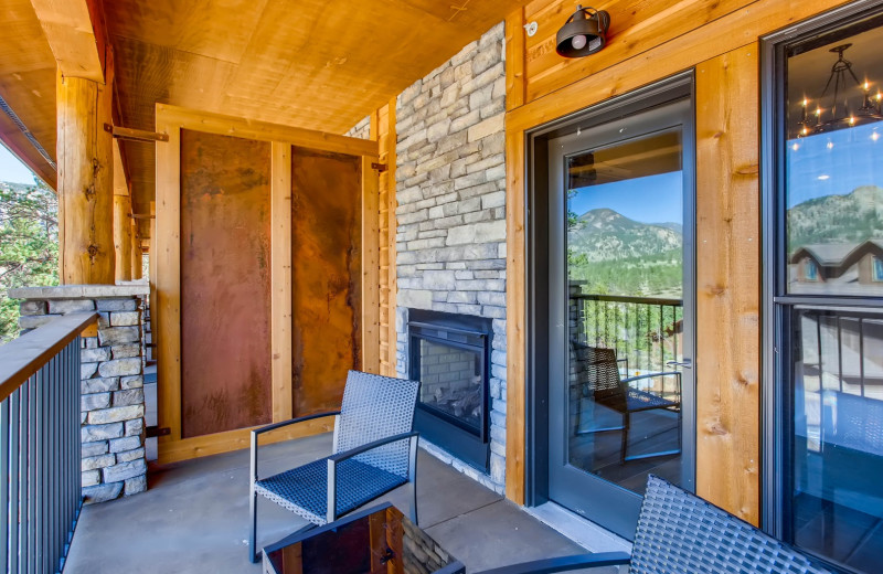 Guest balcony at Black Canyon Inn.