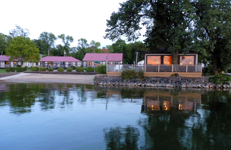 Exterior view of Lake Carlos Villas.