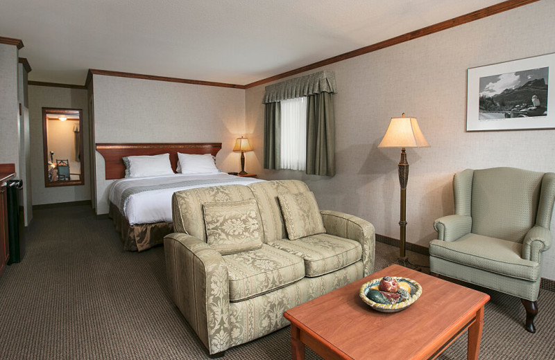 Guest room at Mount Robson Inn.