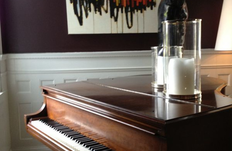 Music Room at Kemble Inn