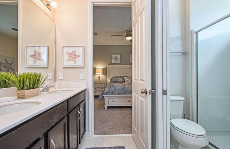 Rental bathroom at Vacation Pool Homes.