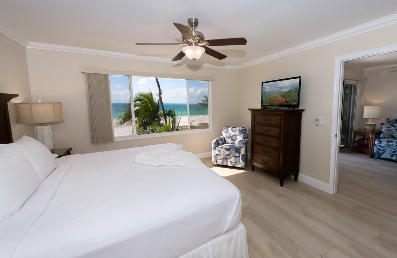 Guest room at Cedar Cove Resort 