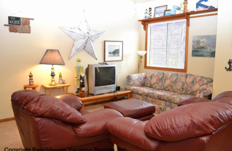 Living room at Beachhouse Vacation Rentals.