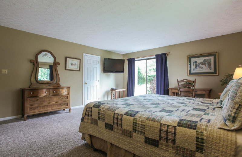 Chalet bedroom at Old Man's Cave Chalets.