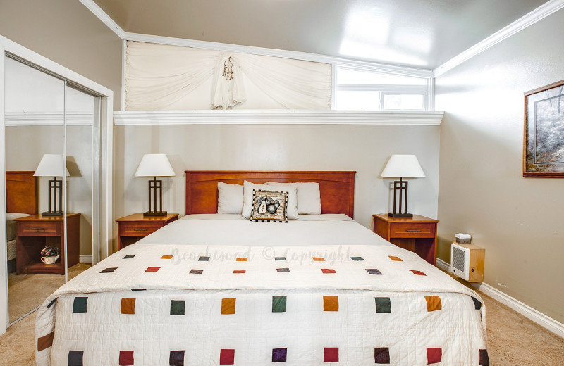 Guest bedroom at Beachwood Resort Condos.