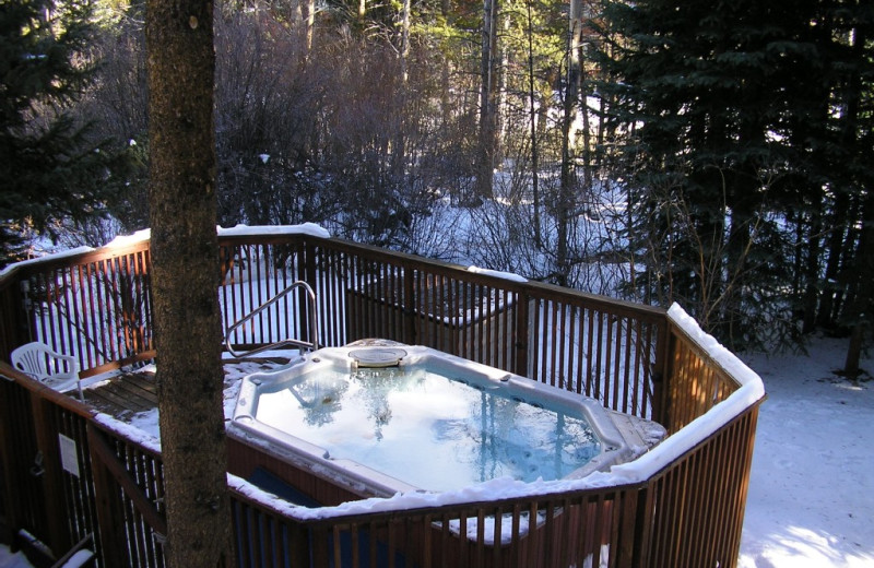 Rental hot tub at Wildwood Suites.