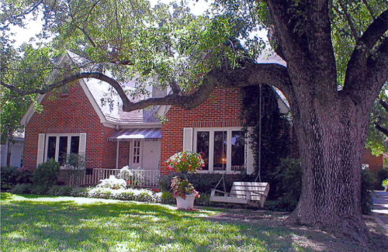 Exterior view of Judge Baylor House.