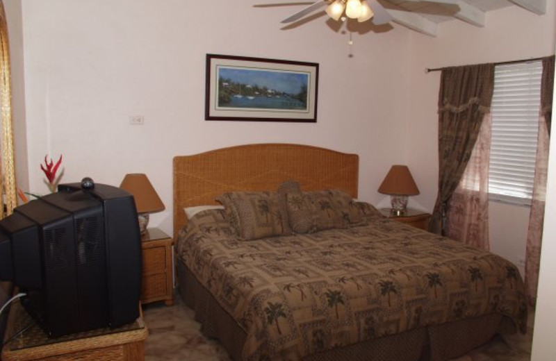Guest bedroom at Lookout Lodge Resort.