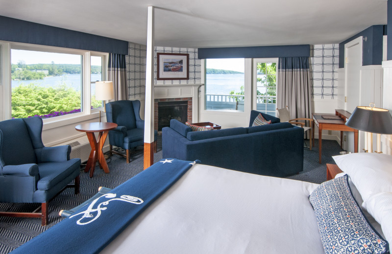 Guest room at Mill Falls at the Lake.